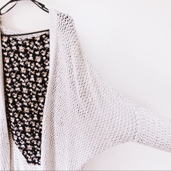 🌈RARE Brandy Melville Winter Moselle Cardigan - Picture 6 of 8